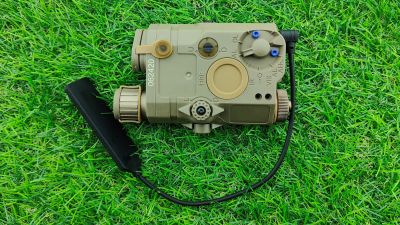 ZO PEQ15 Weapon Light with Red Laser (Tan)